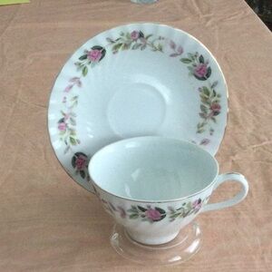 Vintage Creative Fine China Rose Color white and pink